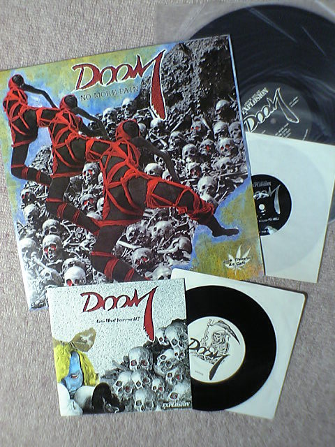 DOOM / NO MORE PAIN ソノシート付き DOOM / NO MORE PAIN ソノシート付き