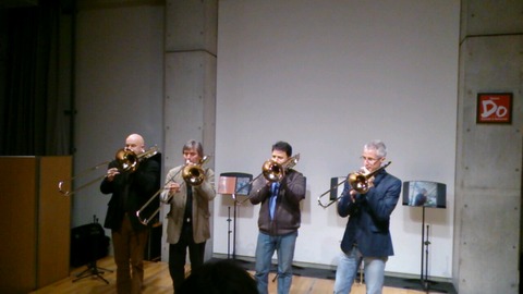 スローカー演奏