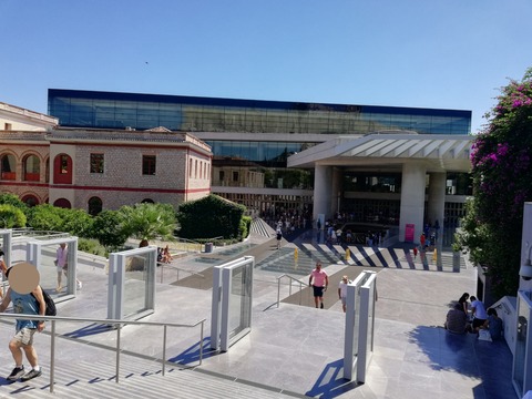 18-10-09-12-00-49-244_deco