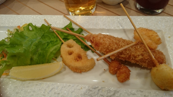 DSC_大皿 串揚げ六種盛り合わせ 三種のソースで