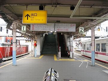新潟駅とそっくりです。やっぱ駅には、昭和の風情が似合います。