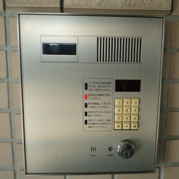 リゾートマンションの入口は、オートロックの場合が多いんです