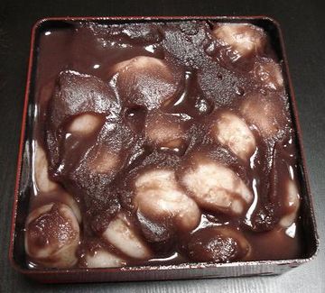 『志んこ』は、秋田米で作ったお餅を餡でくるんだ餅菓子