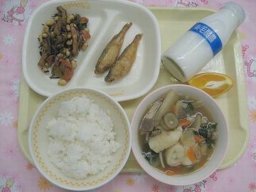 学校給食のきりたんぽ