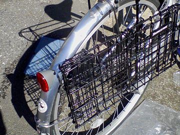 広げると、ちょうど学生カバンが収まるサイズでした