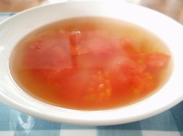 濃口醤油、酒、味醂などを加え、味付けた