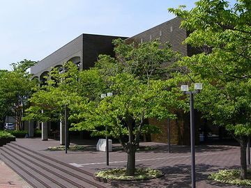 新潟市美術館