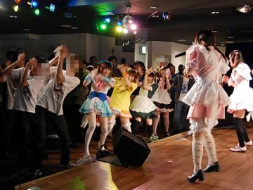 ステージに声援を送るわけよ