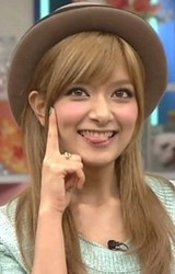 ローラ