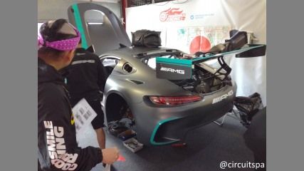 スパ24時間、クラッシュのGSR初音ミクAMGにスペアモノコック