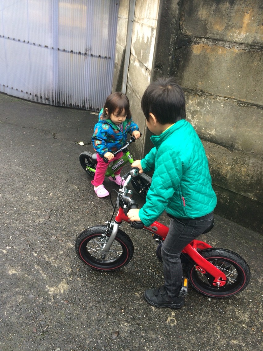 ちょっとした坂ですが、瑠くん ...