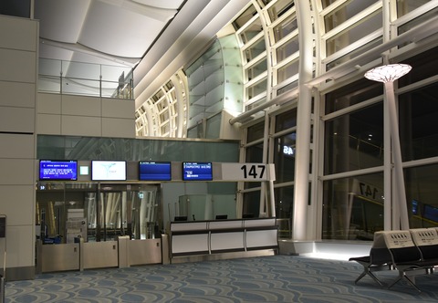 羽田空港ロビー1