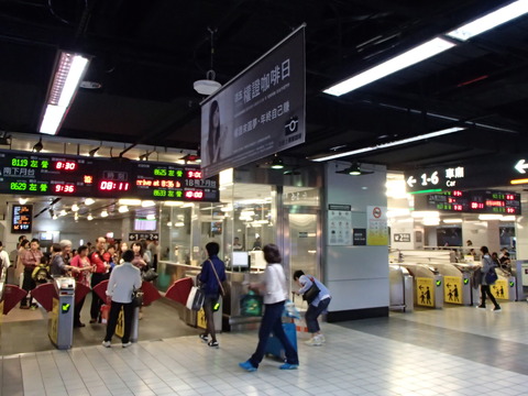 日台関係が変化した民主化後の台湾―台湾・台北駅周辺