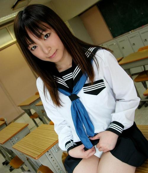 up7004
