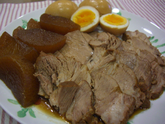 大根・卵一緒の煮豚