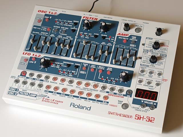 アナログシンセサイザーSH-32 Roland : オヤジの日々の雑感