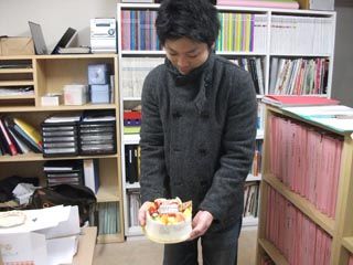 じっと佇む重さん30歳