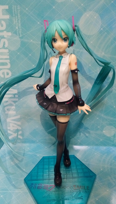 初音ミク V4X 1/8 フィギュア