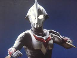 ネクサスはおかっぱではなく、モチーフは鎧兜 : ウルトラマン