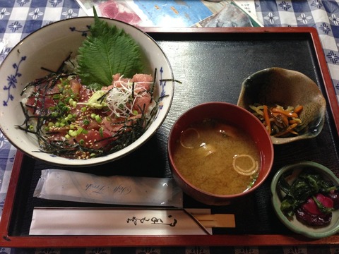 マグロ丼