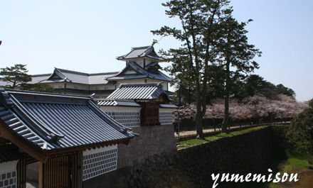 河北門から菱櫓を望む