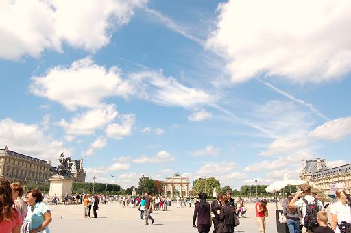 parisの青い空