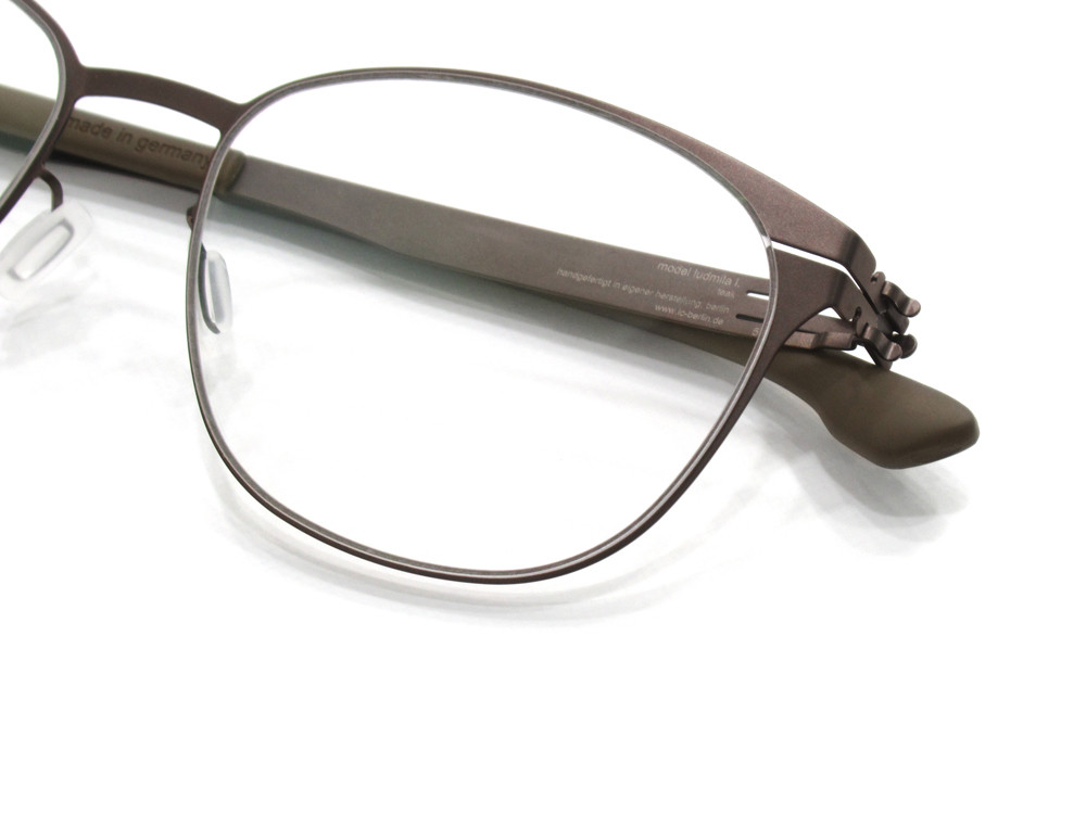 大人気新品セール ブ 定価6万円アイシーベルリン IC flusse dem 果てしなき BERLIN メガネ・老眼鏡