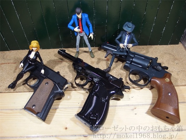 3b8084f6-s.jpg 3b8084f6-s.jpg