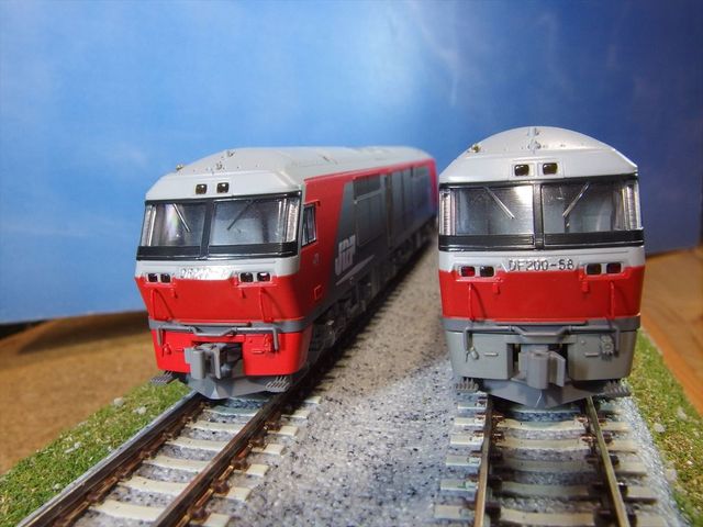 KATO N Scale DF200 200 7007-5 Diesel Locomotive for Freight