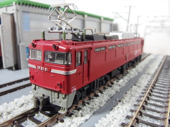 KATO EF81 赤2号塗装 : クローゼットの中の鉄道模型 激安な エンドウEF81ヒサシ付き 赤2号 2000年製品 鉄道