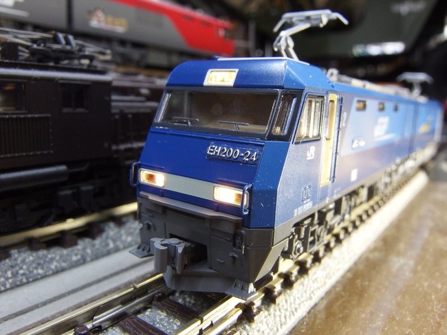 今週の一両 KATO EH200 量産形 : クローゼットの中の鉄道模型
