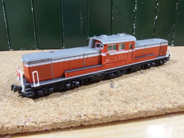 TOMIX JR筑豊本線客車列車セットのDD51 800だけ入線しました