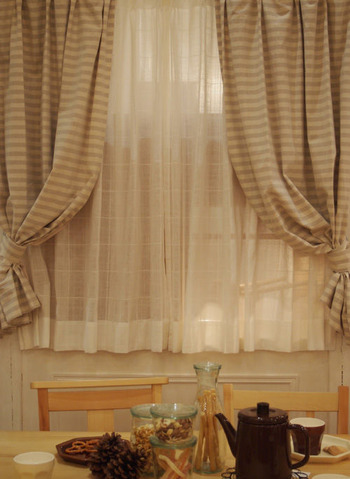 curtain1