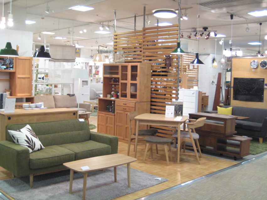 New横浜店 モモナチュラル インテリア雑貨ショップ