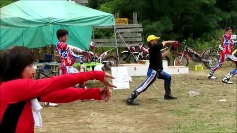 恒例のストレッチ