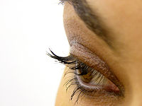 200px-Eye_makeup