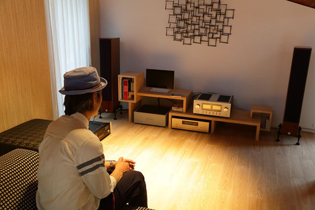 シャ乱Qまことが自ら設計した別荘で音楽を楽しむお洒落で気品溢れる上流階級の人間だとは知らなかった ハロプロ×LIFE