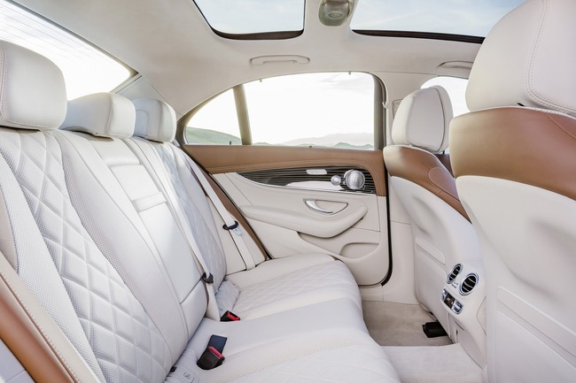 2017-Mercedes-Benz-E-Class-40