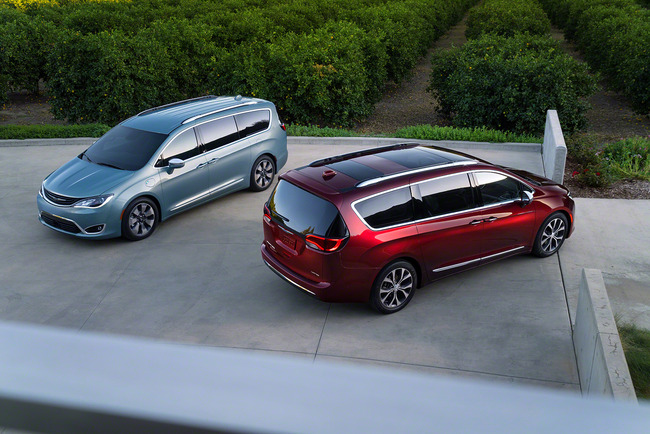 004-chrysler-pacifica-1