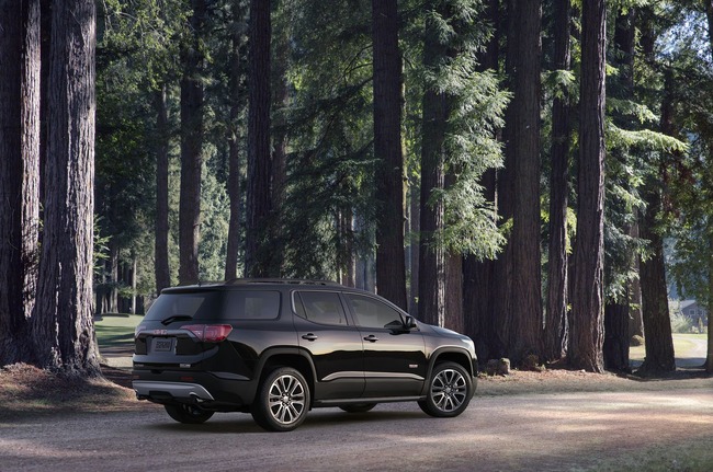 2017-GMC-Acadia-All-Terrain_3