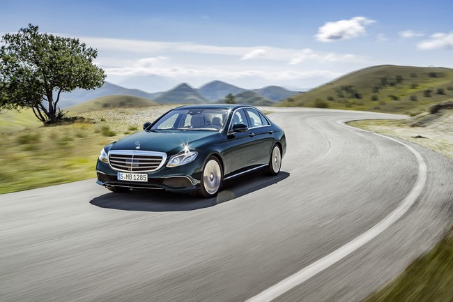 2017-Mercedes-Benz-E-Class-17
