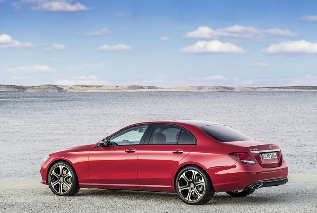 2017-Mercedes-Benz-E-Class-14