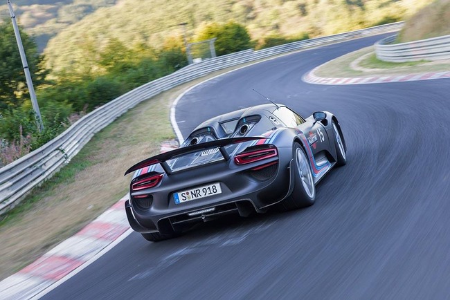Porsche-918-Spyder-on-the-Nurburgring-3