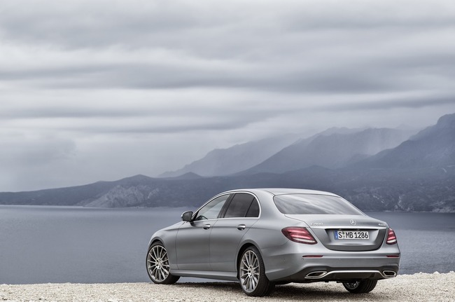2017-Mercedes-Benz-E-Class-9