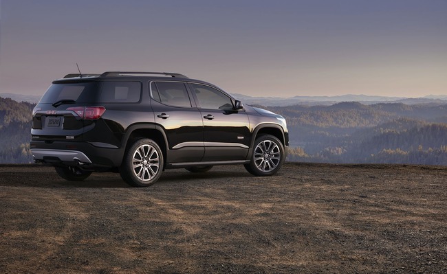 2017-GMC-Acadia-All-Terrain_2