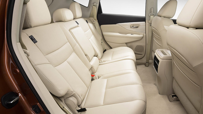 2015-nissan-murano-interior-legroom