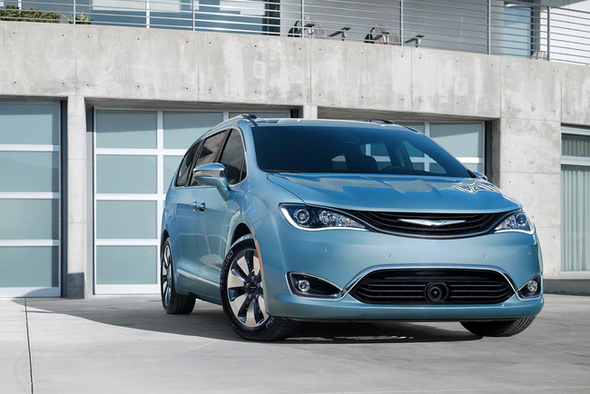 007-2017-chrysler-pacifica-hybrid-1