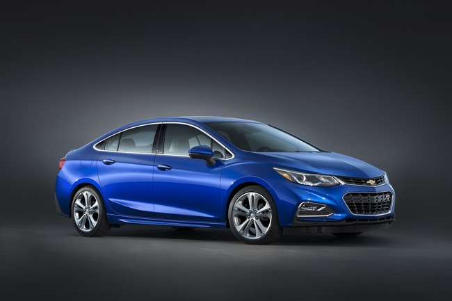 2016-Chevrolet-Cruze-Exterior-011