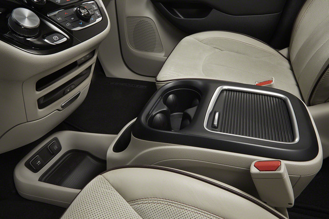 008-chrysler-pacifica-1