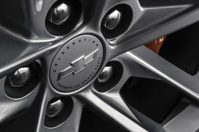 2016_Chevrolet-Camaro-50th-Anniversary_06